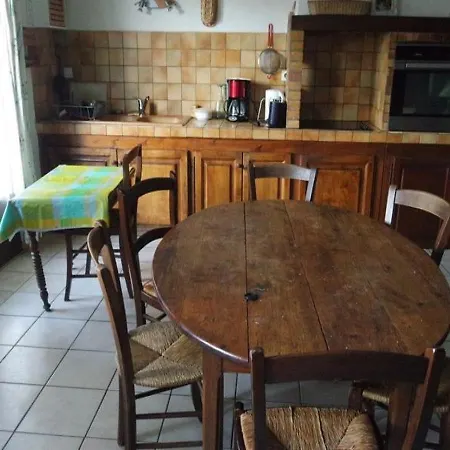 Hébergement de vacances House - Aiguillon - Maison Trois Chambres *