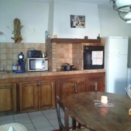House - Aiguillon - Maison Trois Chambres *